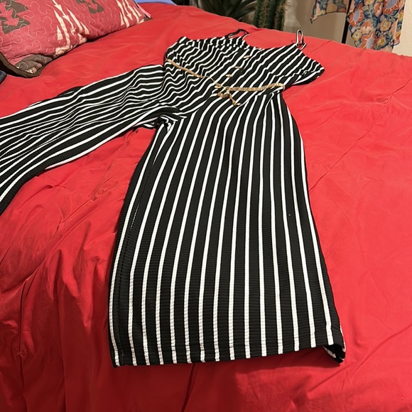 Jumpsuit - Picture 3 of 6